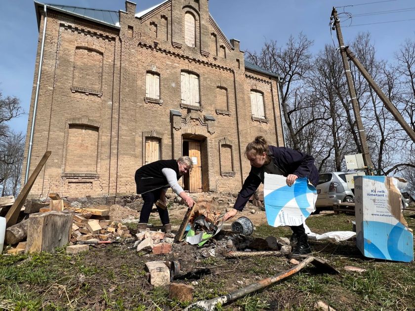 
Apleistas dvaras prisikelia naujam gyvenimui – virs kultūros ir meno židiniu                