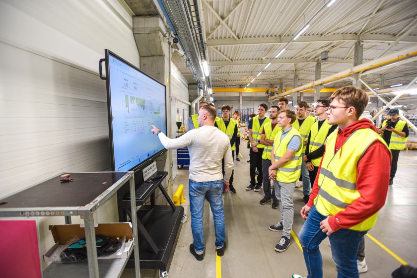 
Panevėžyje vykusio ATVIROS PRAMONĖS SAVAITGALIO 2024 įspūdžiai: per dieną ištirpusios vietos į ekskursijas ir augantis populiarumas                