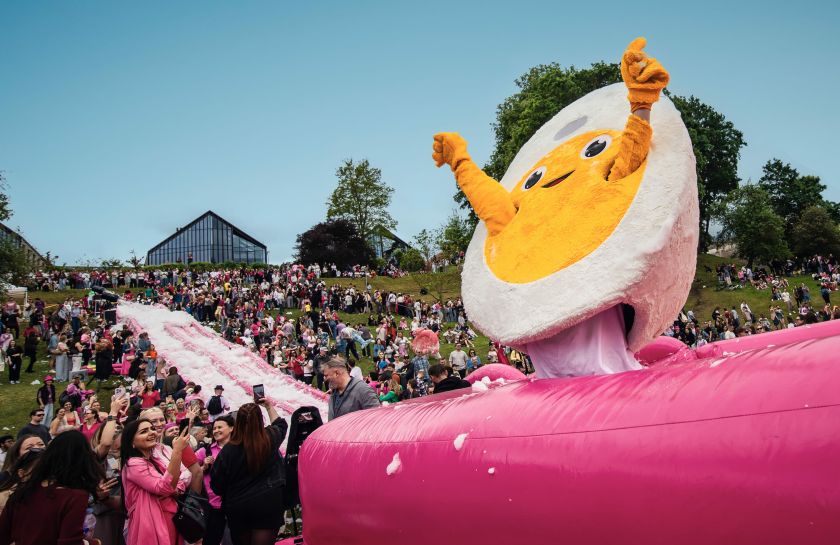 „Vilnius Pink Soup Fest“: rekordinis dalyvių skaičius, milžiniškas paradas ir užuominos apie būtinybę ilginti festivalio trukmę