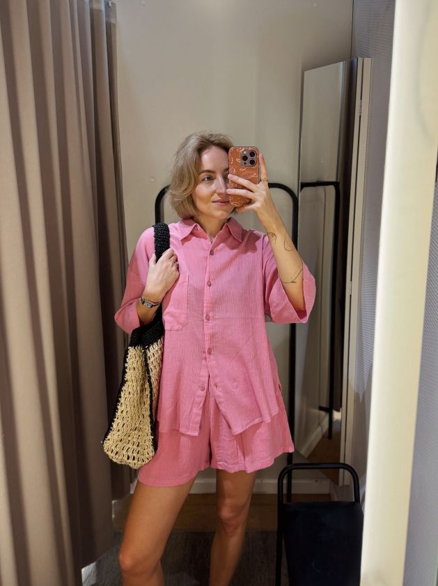 Nuo parduotuvių vitrinos iki jūsų spintos: stilistė pataria, ką šią vasarą dėvėti