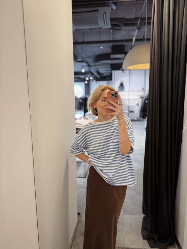 Nuo parduotuvių vitrinos iki jūsų spintos: stilistė pataria, ką šią vasarą dėvėti