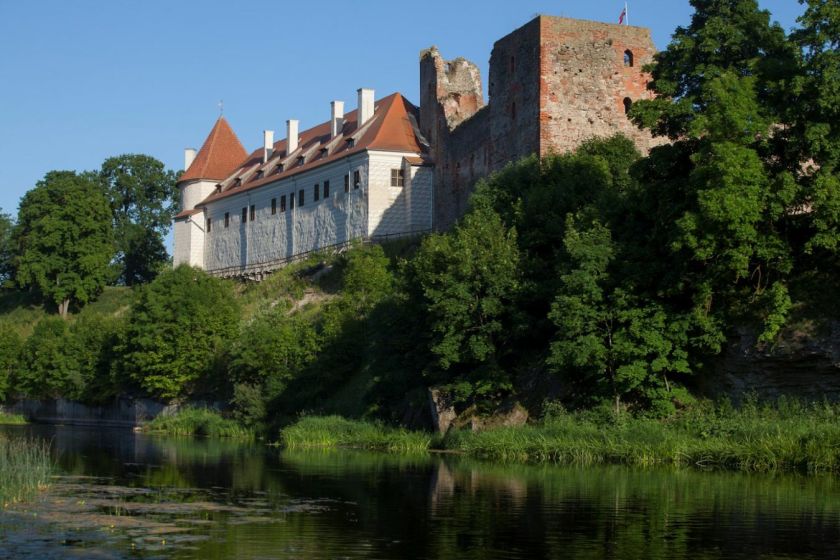 Informacinė kampanija „Atrastoji Latvija“ kviečia aplankyti netoliese esančias kultūros ir gamtos paveldo vietas Latvijoje