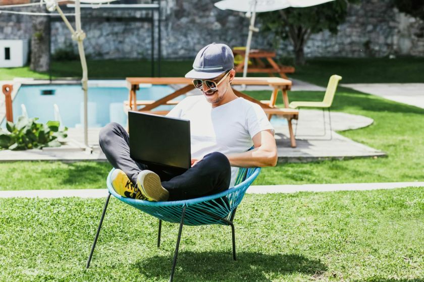 Kai poilsis tampa sunkesnis už darbą: papasakojo, kodėl per atostogas nepailsime ir kaip mus apgauna ilgieji savaitgaliai