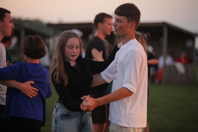 Juodkrantės festivalyje „Pūsk, vėjuži!“ – pirmasis lietuvių liaudies dainų rinkinys ir vestuvės pagal Mažosios Lietuvos tradicijas