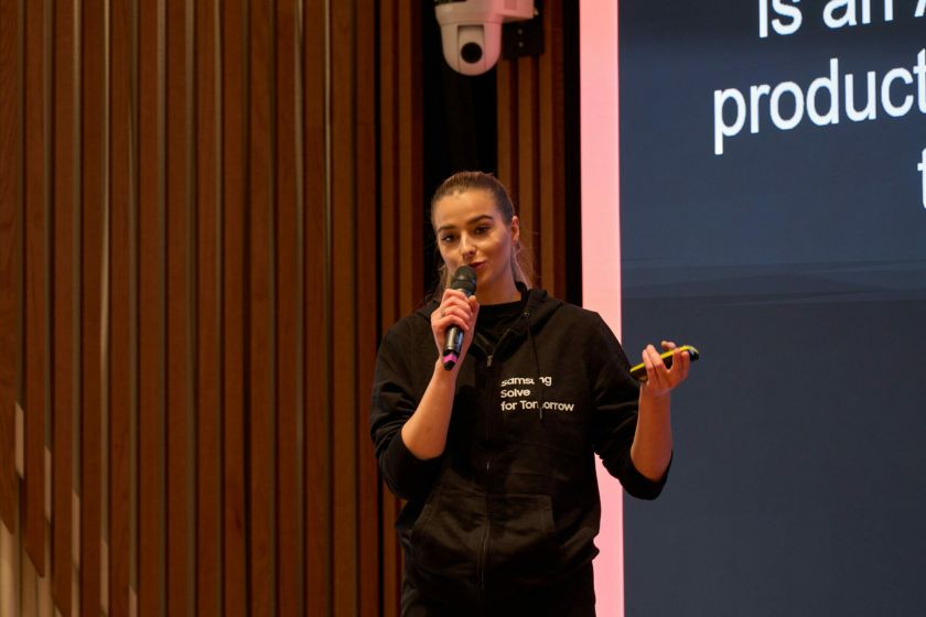 Moksleivių komanda iš Klaipėdos atstovavo Lietuvai tarptautiniame „Solve for Tomorrow“ technologijų konkurse Milane