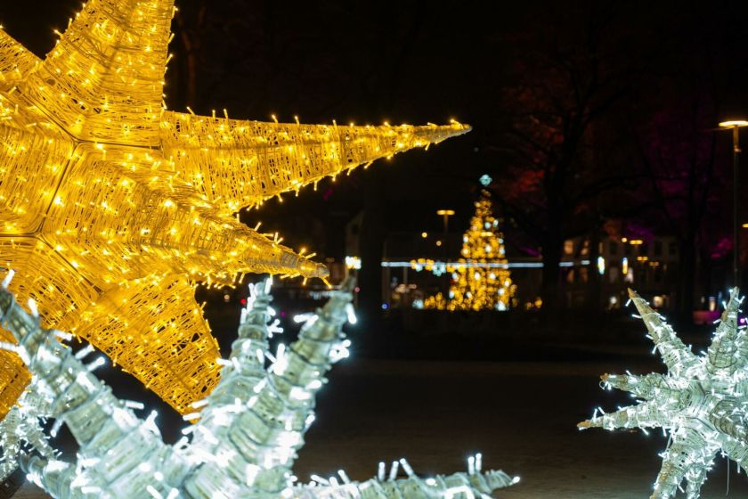 Kalėdinis pasivaikščiojimas Panevėžyje: šviesos, menas ir istorija