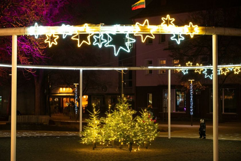 Kalėdinis pasivaikščiojimas Panevėžyje: šviesos, menas ir istorija