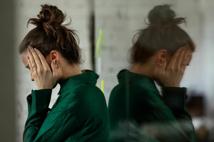 Už šypsenos besislepianti tuštuma: atskleidė, kaip atpažinti funkcionuojančią depresiją